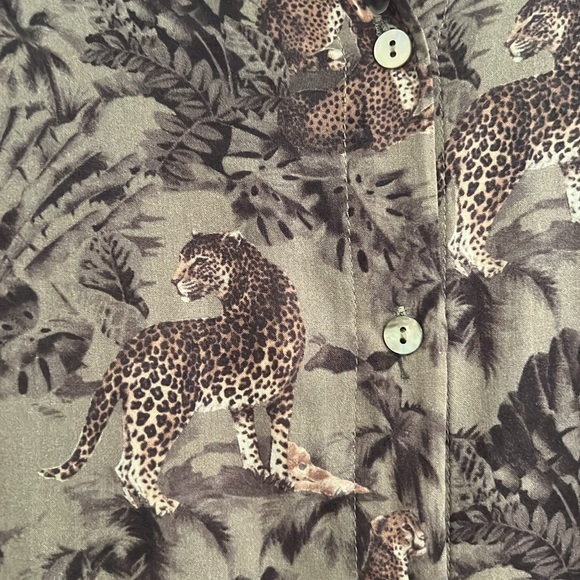 L’AGENCE jaguar print blouse - Picture 2 of 4